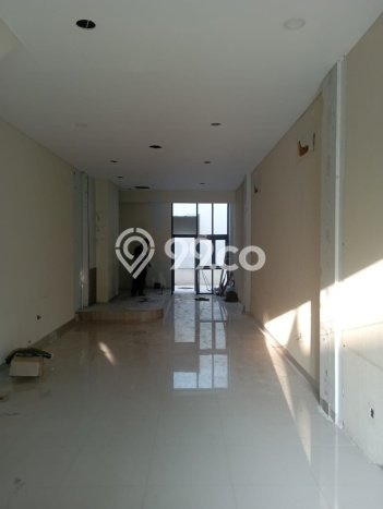 Ruko disewakan lokasi strategis Tebet Jakarta Selatan 180m2 Ruko disewakan lokasi strategis Tebet Jakarta Selatan 180m2