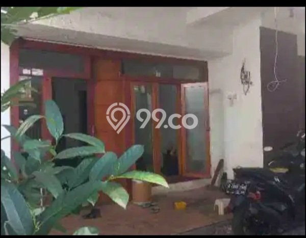 Rumah Cantik Siap Pakai Di Tebet Luas 250m2 Lokasi Strategis Rumah Cantik Siap Pakai Di Tebet Luas 250m2 Lokasi Strategis