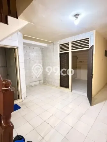 Disewakan Rumah Murah di Bendungan Hilir Jakarta Pusat Punya 4 KT Disewakan Rumah Murah di Bendungan Hilir Jakarta Pusat Punya 4 KT