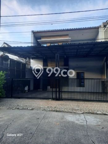 Lokasi terbaik! Rumah siap huni dikontrakkan di Cakung LB 300m2 Lokasi terbaik! Rumah siap huni dikontrakkan di Cakung LB 300m2