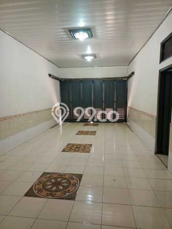 Rumah Mewah LB 650m2 Siap Pakai Desain Elegan di Cibubur, Jakarta Timur Rumah Mewah LB 650m2 Siap Pakai Desain Elegan di Cibubur, Jakarta Timur