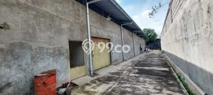 Area Ramai! Gudang Dijual di Sukoharjo untuk Bisnis Luas Bangunan 1100m2 Area Ramai! Gudang Dijual di Sukoharjo untuk Bisnis Luas Bangunan 1100m2