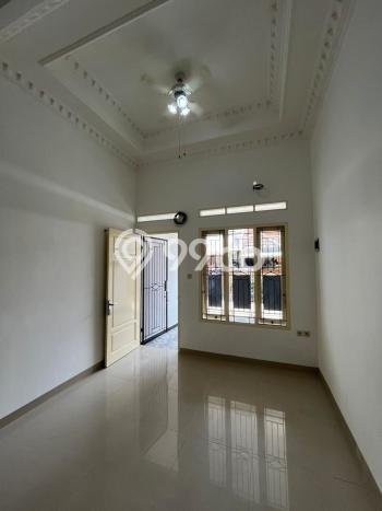 Rumah Modern Cantik 2 KT Siap Huni di Cipondoh Rumah Modern Cantik 2 KT Siap Huni di Cipondoh