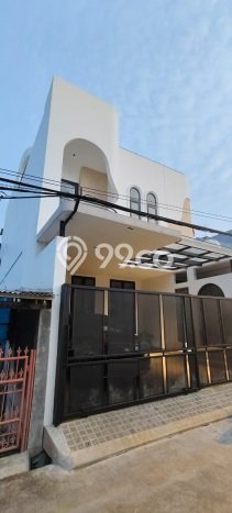 Rumah Mewah Siap Huni LT 180m2 di Cengkareng, Jakarta Barat Rumah Mewah Siap Huni LT 180m2 di Cengkareng, Jakarta Barat