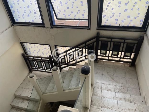 Ready to Use! Premium House LT 305m2 Desain Elegan di Harapan Indah Ready to Use! Premium House LT 305m2 Desain Elegan di Harapan Indah