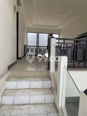 Ready to Use! Premium House LT 305m2 Desain Elegan di Harapan Indah Ready to Use! Premium House LT 305m2 Desain Elegan di Harapan Indah