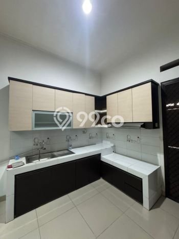 Lokasi strategis! Rumah siap huni dikontrakkan di Batununggal LB 160m2 Lokasi strategis! Rumah siap huni dikontrakkan di Batununggal LB 160m2
