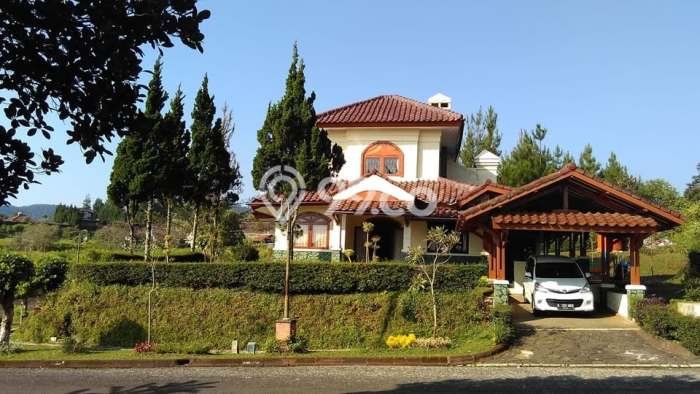 Vila Asri di Ciater, Ukuran 687m2m², Akses ke beragam kebutuhan Vila Asri di Ciater, Ukuran 687m2m², Akses ke beragam kebutuhan