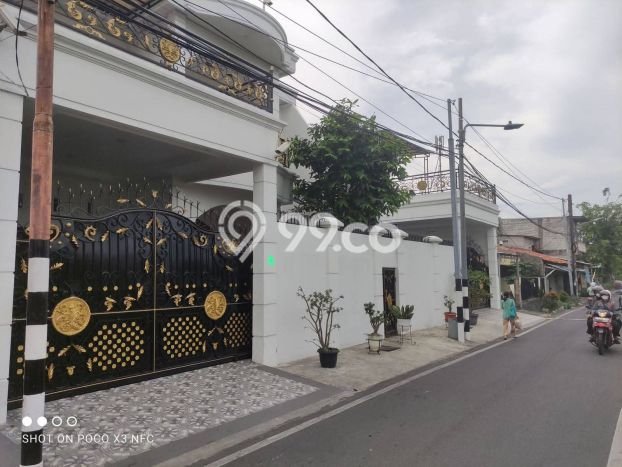 Siap Huni Hunian Elit 5 Kamar di Matraman Dekat ke Mana Pun Siap Huni Hunian Elit 5 Kamar di Matraman Dekat ke Mana Pun