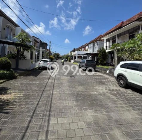 Rumah Lokasi Strategis kawasan , Denpasar, Luas 137m2m² Bangunan 160m2m² Rumah Lokasi Strategis kawasan , Denpasar, Luas 137m2m² Bangunan 160m2m²