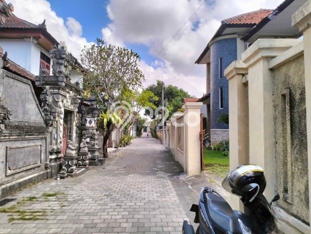 Hunian Elit LB 450m2 Siap Pakai Desain Elegan di Tonja, Denpasar Hunian Elit LB 450m2 Siap Pakai Desain Elegan di Tonja, Denpasar