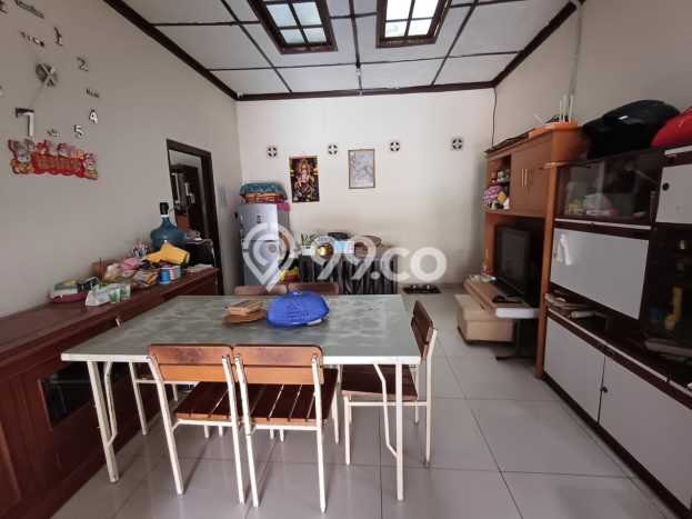 SPECIAL OFFER! Rumah Asri area , Luas 440m2m² Bangunan 350m2m² SPECIAL OFFER! Rumah Asri area , Luas 440m2m² Bangunan 350m2m²