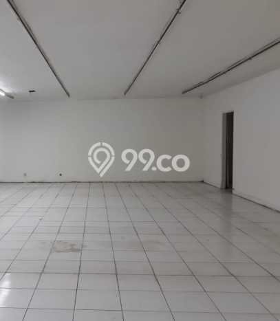 LOKASI BISNIS! Ruko Disewakan Kawasan , Luas 143m2m², Jalan Utama LOKASI BISNIS! Ruko Disewakan Kawasan , Luas 143m2m², Jalan Utama
