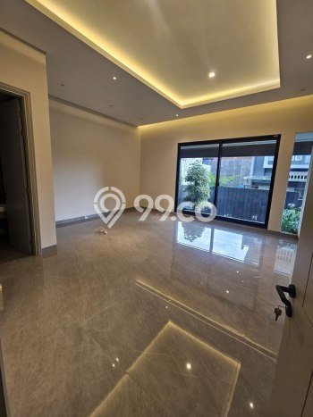 Rumah di Pakuwon Indah, Surabaya, Luas 330m2m² Bangunan 600m2m² Rumah di Pakuwon Indah, Surabaya, Luas 330m2m² Bangunan 600m2m²