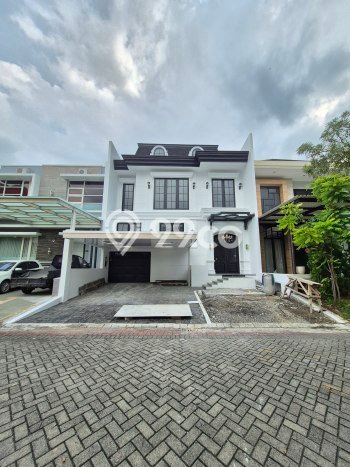 Ready to Use! Luxury House LT 180m2 Desain Elegan di Pakuwon Indah Ready to Use! Luxury House LT 180m2 Desain Elegan di Pakuwon Indah