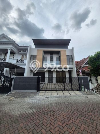 Rumah Luxury Modern Tanpa Renovasi di Citraland Surabaya Rumah Luxury Modern Tanpa Renovasi di Citraland Surabaya