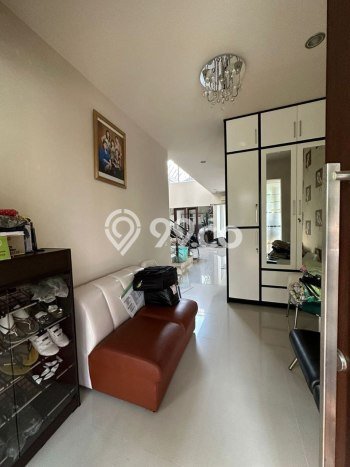 Rumah Mewah Siap Huni LT 240m2 di Wiyung, Surabaya Rumah Mewah Siap Huni LT 240m2 di Wiyung, Surabaya