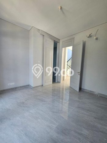 Rumah 5 Kamar Tidur Lokasi Premium di Pakuwon City, Dekat Pusat Kota, Surabaya Rumah 5 Kamar Tidur Lokasi Premium di Pakuwon City, Dekat Pusat Kota, Surabaya