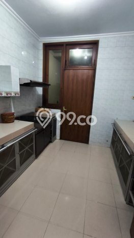 Rumah di Mulyorejo, 5 KT, Pemandangan Kota, LT 240m2m² LB 256m2m² Rumah di Mulyorejo, 5 KT, Pemandangan Kota, LT 240m2m² LB 256m2m²