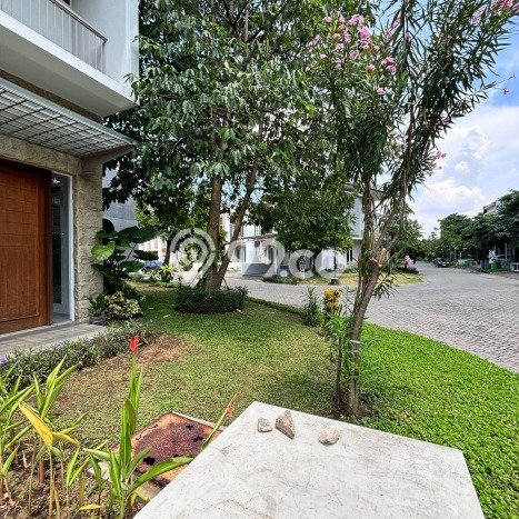 Rumah Elit Modern Siap Huni di Surabaya Kota Surabaya Rumah Elit Modern Siap Huni di Surabaya Kota Surabaya
