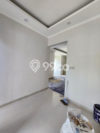 Rumah Menguntungkan di Wiyung, Dekat Kawasan Bisnis, Surabaya - 5 Kamar Tidur Rumah Menguntungkan di Wiyung, Dekat Kawasan Bisnis, Surabaya - 5 Kamar Tidur