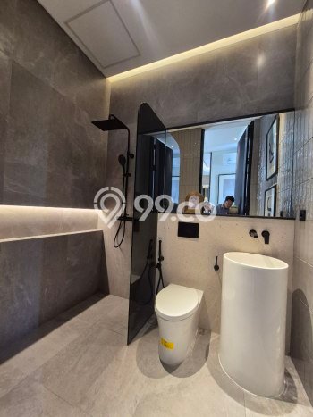 Rumah Luxury Modern Siap Huni di Graha Surabaya Rumah Luxury Modern Siap Huni di Graha Surabaya