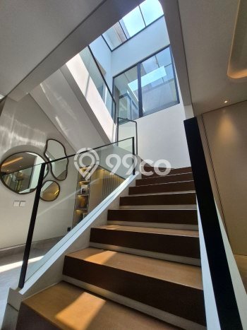 Rumah Luxury Modern Siap Huni di Graha Surabaya Rumah Luxury Modern Siap Huni di Graha Surabaya