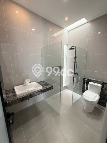 Rumah Strategis di Citraland, Surabaya, Luas 264m2m² Bangunan 662m2m² - HARGA NEGO! Rumah Strategis di Citraland, Surabaya, Luas 264m2m² Bangunan 662m2m² - HARGA NEGO!