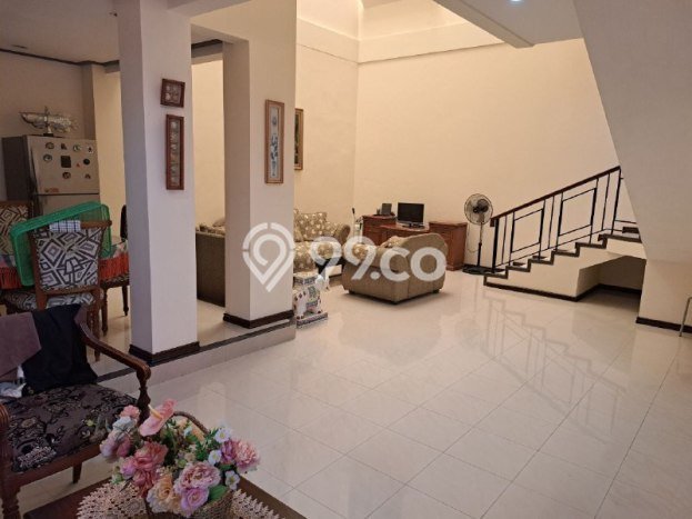 Jual Rumah Favorit Siap Huni LB 225m2 di Dukuh Pakis, Surabaya Jual Rumah Favorit Siap Huni LB 225m2 di Dukuh Pakis, Surabaya