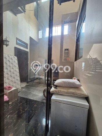 HOT PROPERTY! Rumah Premium area , Luas 240m2m² Bangunan 288m2m² HOT PROPERTY! Rumah Premium area , Luas 240m2m² Bangunan 288m2m²