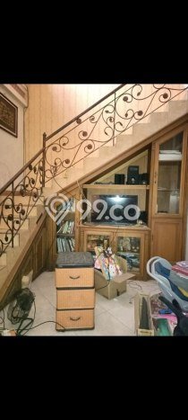 HOT DEAL! Rumah Berkualitas di Jambangan, Surabaya, LT 256m2m² LB 400m2m² HOT DEAL! Rumah Berkualitas di Jambangan, Surabaya, LT 256m2m² LB 400m2m²