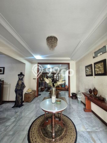 Rumah Luxury Modern Siap Huni di Kertajaya Surabaya Rumah Luxury Modern Siap Huni di Kertajaya Surabaya