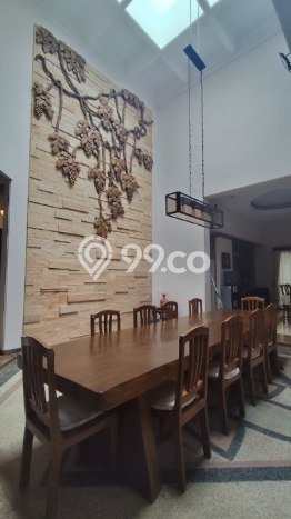 Rumah Modern Disewakan di Dukuh Pakis Surabaya Area Sangat Strategis Rumah Modern Disewakan di Dukuh Pakis Surabaya Area Sangat Strategis