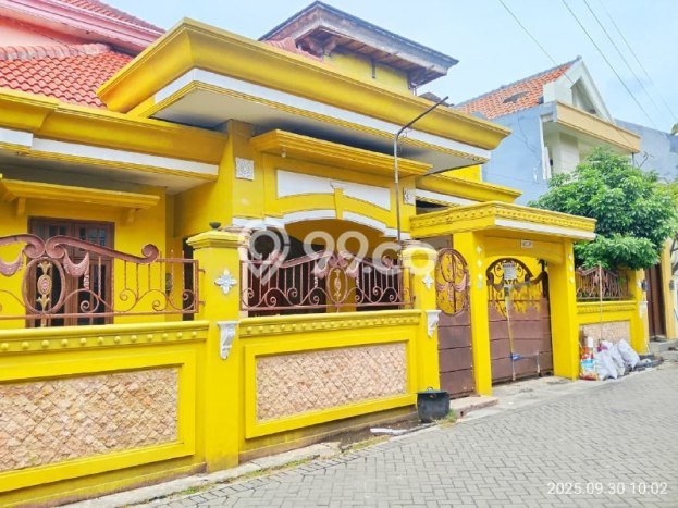 HOT DEAL! Rumah Berkualitas di Jambangan, Surabaya, LT 256m2m² LB 400m2m² HOT DEAL! Rumah Berkualitas di Jambangan, Surabaya, LT 256m2m² LB 400m2m²