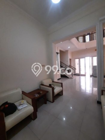 Hunian Mewah LB 300m2 Siap Pakai Desain Elegan di Dharma Husada, Surabaya Hunian Mewah LB 300m2 Siap Pakai Desain Elegan di Dharma Husada, Surabaya