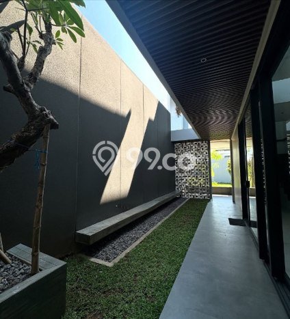 Rumah Luxury Modern Tanpa Renovasi di Citraland Surabaya Rumah Luxury Modern Tanpa Renovasi di Citraland Surabaya