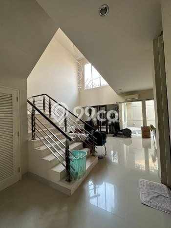 Rumah Mewah Siap Huni LT 240m2 di Wiyung, Surabaya Rumah Mewah Siap Huni LT 240m2 di Wiyung, Surabaya