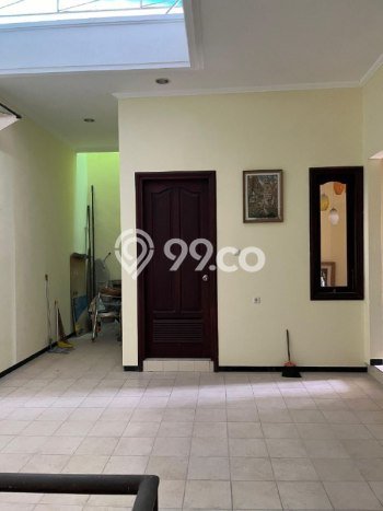 Rumah Lokasi Strategis area Sukolilo, Surabaya, LT 137m2m² LB 190m2m² Rumah Lokasi Strategis area Sukolilo, Surabaya, LT 137m2m² LB 190m2m²