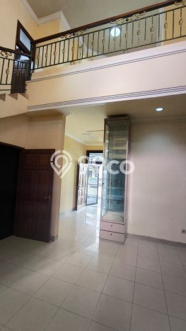 Rumah di Mulyorejo, 5 KT, Pemandangan Kota, LT 240m2m² LB 256m2m² Rumah di Mulyorejo, 5 KT, Pemandangan Kota, LT 240m2m² LB 256m2m²