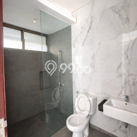 Dijual Rumah Premium dengan Fasilitas Sekitar Lengkap di Wiyung, Surabaya Dijual Rumah Premium dengan Fasilitas Sekitar Lengkap di Wiyung, Surabaya
