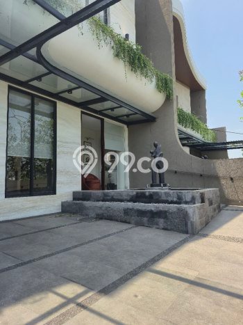 Rumah Luxury Modern Siap Huni di Graha Surabaya Rumah Luxury Modern Siap Huni di Graha Surabaya