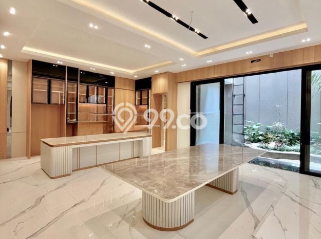 Jual Rumah Mewah Megah Dengan View Eksklusif di Citraland, Surabaya Jual Rumah Mewah Megah Dengan View Eksklusif di Citraland, Surabaya