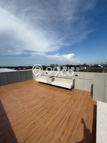 Rumah Strategis di Citraland, Surabaya, Luas 264m2m² Bangunan 662m2m² - HARGA NEGO! Rumah Strategis di Citraland, Surabaya, Luas 264m2m² Bangunan 662m2m² - HARGA NEGO!