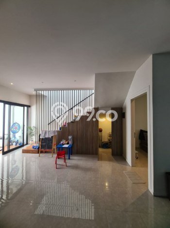 Siap Huni Rumah Mewah 5 Kamar di Wiyung Dekat ke Mana Pun Siap Huni Rumah Mewah 5 Kamar di Wiyung Dekat ke Mana Pun