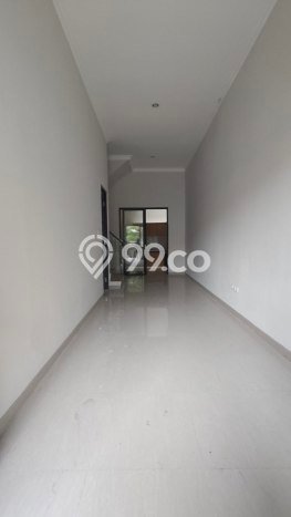 For Sale Hunian Rumah Terawat 4 Kamar di Mulyosari, Surabaya For Sale Hunian Rumah Terawat 4 Kamar di Mulyosari, Surabaya