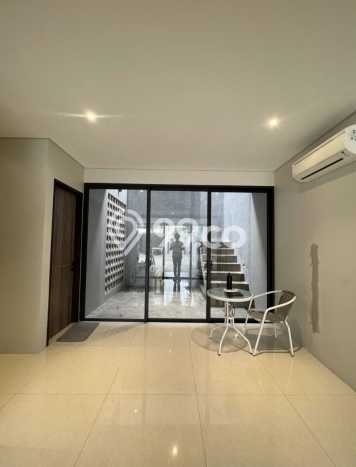 Hunian Mewah LB 240m2 Siap Pakai Desain Elegan di Kemang, Jakarta Selatan Hunian Mewah LB 240m2 Siap Pakai Desain Elegan di Kemang, Jakarta Selatan