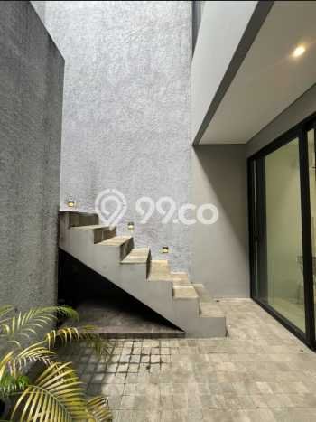 Hunian Mewah LB 240m2 Siap Pakai Desain Elegan di Kemang, Jakarta Selatan Hunian Mewah LB 240m2 Siap Pakai Desain Elegan di Kemang, Jakarta Selatan