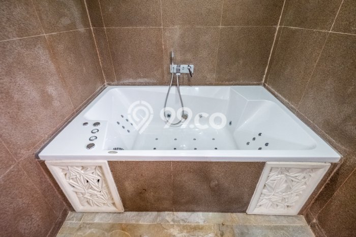 For Sale Vila di , Area 453m2m², Area Asri For Sale Vila di , Area 453m2m², Area Asri
