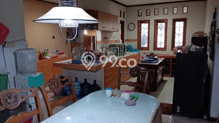 Hunian Mewah LB 200m2 Siap Huni Desain Elegan di Bintaro, Tangerang Selatan Hunian Mewah LB 200m2 Siap Huni Desain Elegan di Bintaro, Tangerang Selatan
