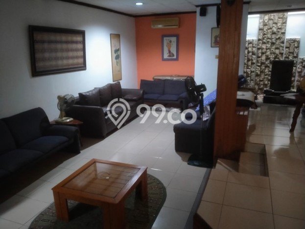 Hunian Mewah LB 200m2 Siap Huni Desain Elegan di Bintaro, Tangerang Selatan Hunian Mewah LB 200m2 Siap Huni Desain Elegan di Bintaro, Tangerang Selatan